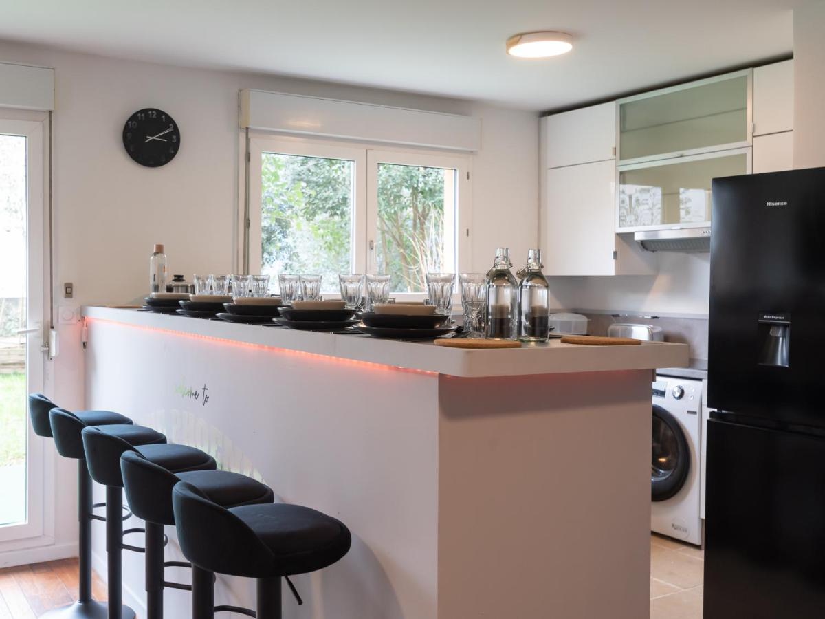 Ferienwohnung Le Phenix - Hypercentre 16 Personnes Garage Gratuit Wifi Jardin Barbecue Proche Parc Tete D'Or Villeurbanne Exterior foto